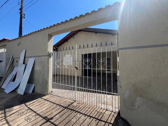 Casa com 200m² 2 quartos e 2 banheiros, à venda, no bairro Conjunto Habitacional Parque da Floresta em Campinas