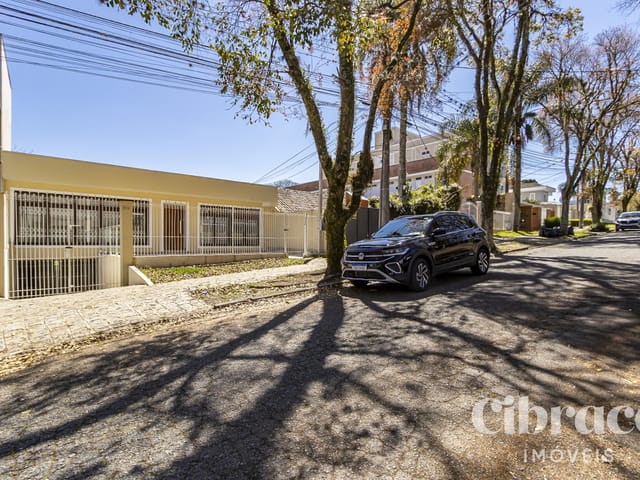 Casa com 476m² 3 quartos e 4 banheiros, para alugar, no bairro Alto da Rua XV em Curitiba