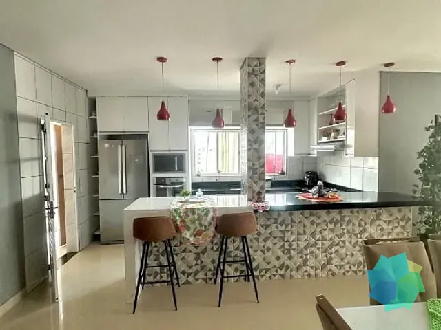 Casa com 300m² 2 quartos e 2 banheiros, à venda, no bairro Loteamento Ilha de Capri em Salto