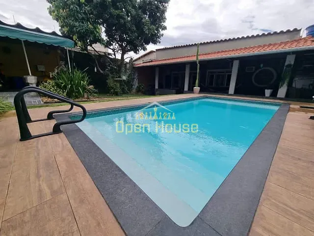 Casa 3 quartos e 2 banheiros, à venda, no bairro Aero Clube em Volta Redonda