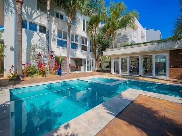 Casa com 560m² 5 quartos e 8 banheiros, à venda, no bairro Alphaville Conde II em Barueri