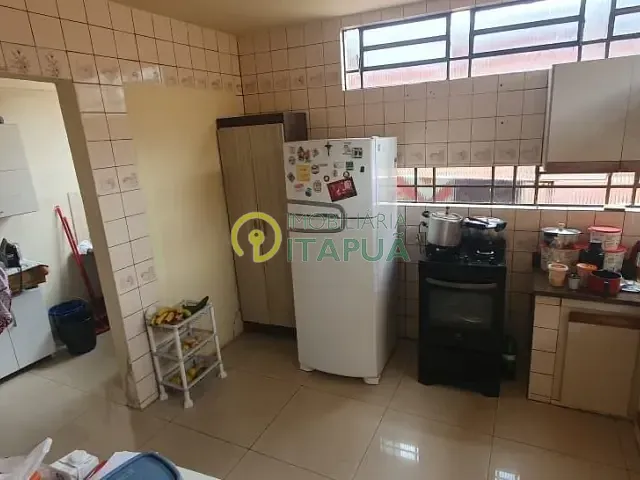 Casa 4 quartos e 3 banheiros, à venda, no bairro Interlagos em Londrina