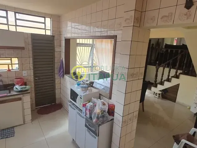 Casa 4 quartos e 3 banheiros, à venda, no bairro Interlagos em Londrina