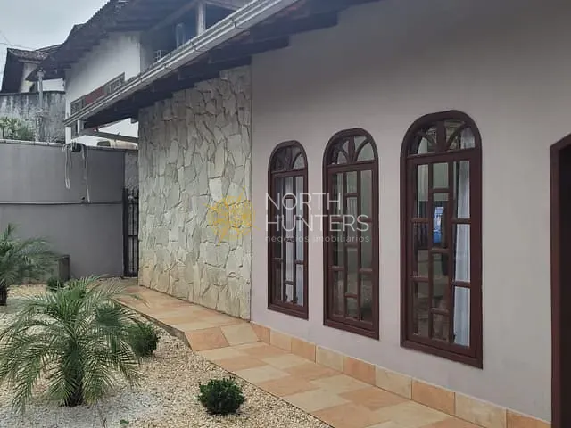 Casa com 360m² 3 quartos e 3 banheiros, à venda, no bairro João Costa em Joinville