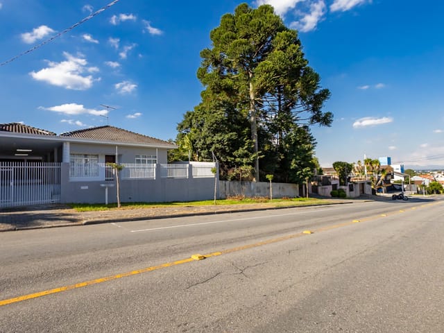 Casa 3 quartos e 3 banheiros, para alugar, no bairro Cajuru em Curitiba