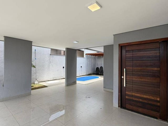 Casa com 240m² 3 quartos e 1 banheiro, à venda, no bairro Residencial Florença em Sinop