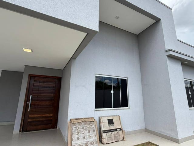Casa com 240m² 3 quartos e 1 banheiro, à venda, no bairro Residencial Florença em Sinop