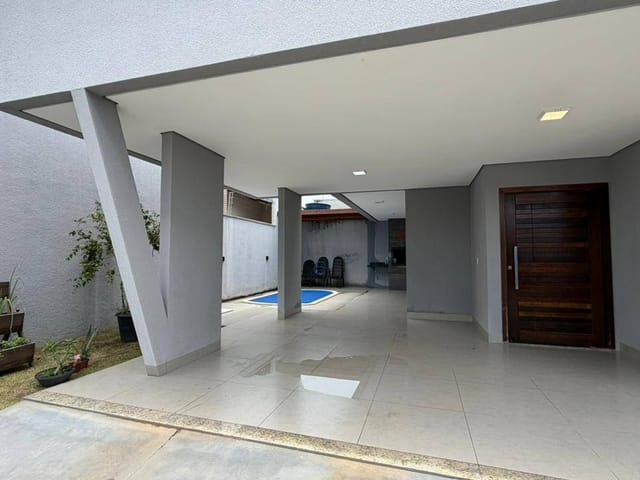 Casa com 240m² 3 quartos e 1 banheiro, à venda, no bairro Residencial Florença em Sinop