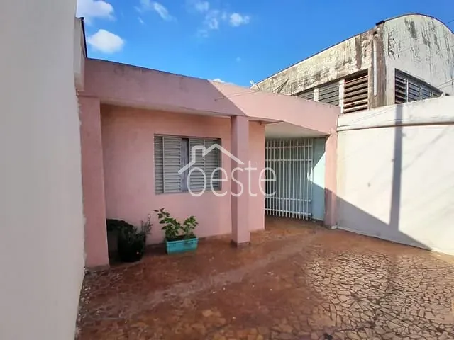 Casa com 125m² 2 quartos e 1 banheiro, à venda, no bairro Jardim São Francisco em Santa Bárbara D'Oeste