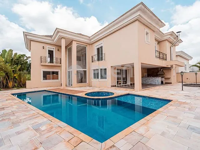 Casa com 780m² 5 quartos e 8 banheiros, à venda, no bairro Alphaville em Santana de Parnaíba