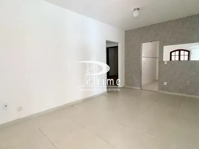 Casa com 300m² 2 quartos e 2 banheiros, para alugar, no bairro Camboinhas em Niterói