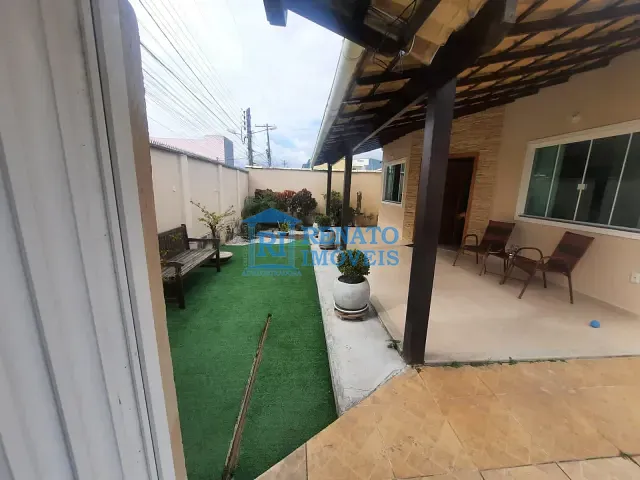 Casa com 460m², à venda ou para alugar, no bairro Araçatiba em Maricá