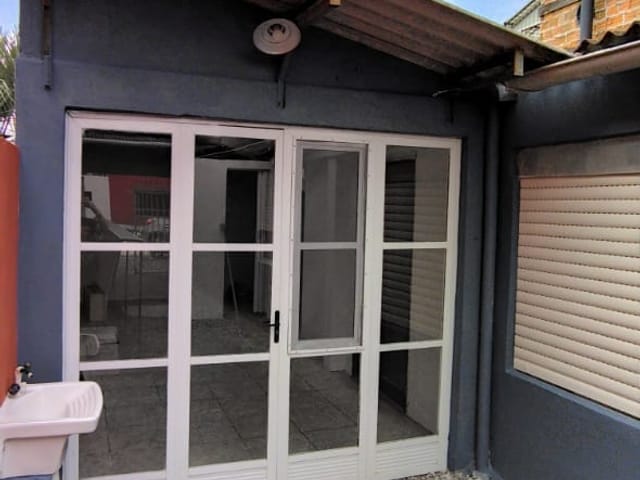 Casa com 130m² 2 quartos e 2 banheiros, à venda, no bairro Três Vendas em Pelotas
