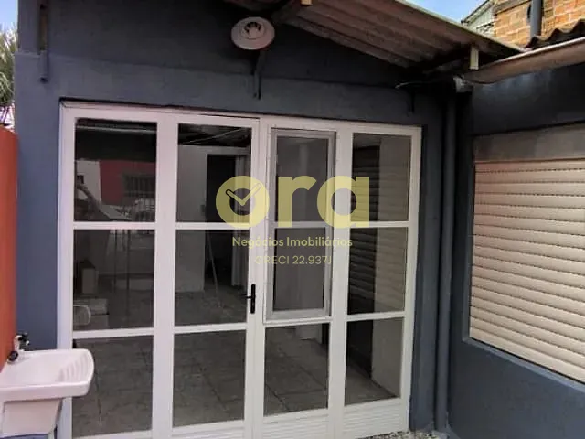 Casa com 130m² 2 quartos e 2 banheiros, à venda, no bairro Três Vendas em Pelotas