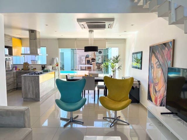 Casa com 200m² 3 quartos e 2 banheiros, à venda, no bairro Mar do Norte em Rio das Ostras