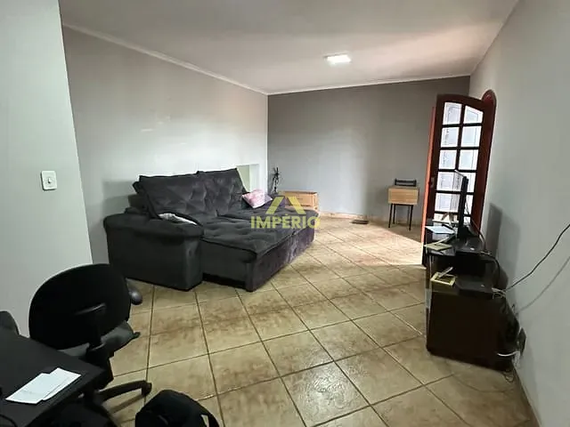 Casa com 176m² 3 quartos e 3 banheiros, à venda, no bairro Centro em Salto