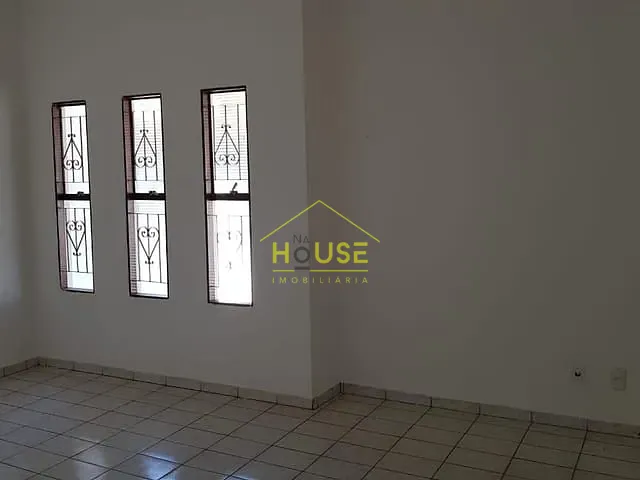 Casa com 475m² 3 quartos e 2 banheiros, à venda, no bairro Vila América em Votuporanga