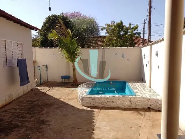 Casa com 251m² 3 quartos e 2 banheiros, à venda, no bairro PARQUE ALVORADA em ARARAQUARA