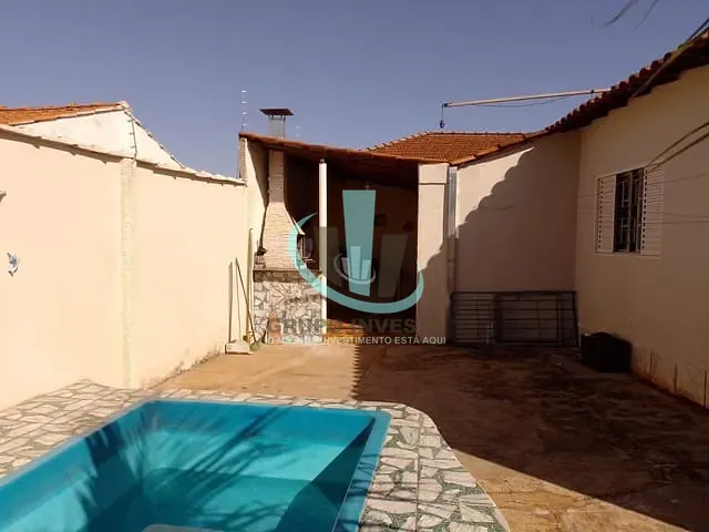 Casa com 251m² 3 quartos e 2 banheiros, à venda, no bairro PARQUE ALVORADA em ARARAQUARA