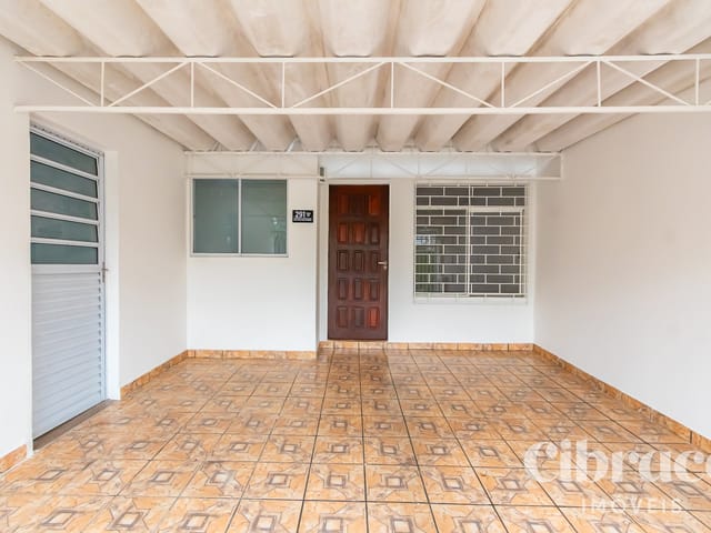 Casa 2 quartos e 2 banheiros, para alugar, no bairro Cidade Industrial em Curitiba