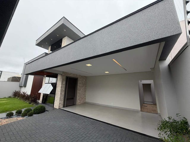 Casa com 242m² 3 quartos e 1 banheiro, à venda, no bairro Residencial Florença em Sinop