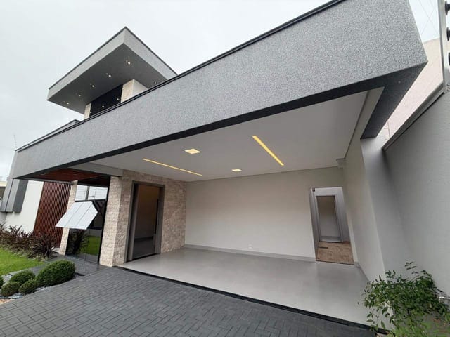 Casa com 242m² 3 quartos e 1 banheiro, à venda, no bairro Residencial Florença em Sinop