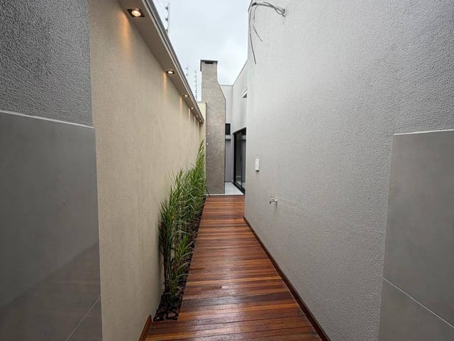 Casa com 242m² 3 quartos e 1 banheiro, à venda, no bairro Residencial Florença em Sinop