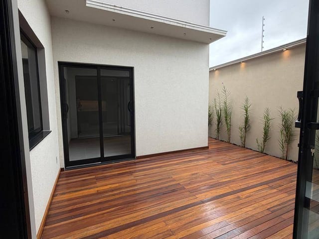 Casa com 242m² 3 quartos e 1 banheiro, à venda, no bairro Residencial Florença em Sinop