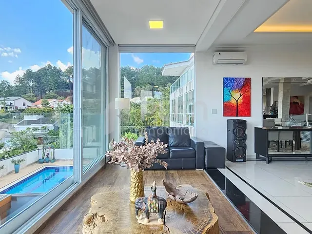Casa com 630m² 5 quartos e 9 banheiros, à venda, no bairro Alphaville em Santana de Parnaíba