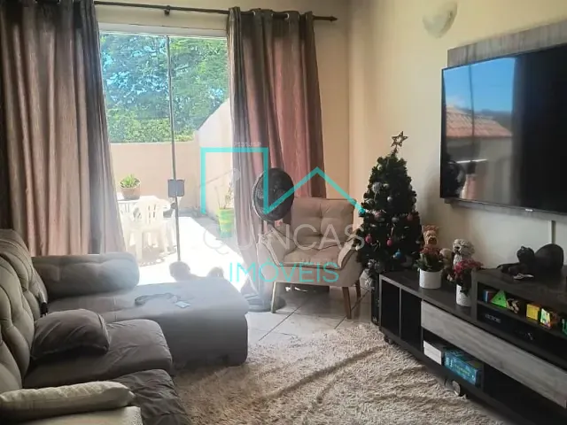 Casa com 350m² 3 quartos e 2 banheiros, à venda, no bairro Jardim Caxambu em Jundiaí