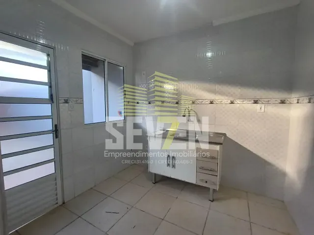 Casa com 150m² 2 quartos e 2 banheiros, à venda, no bairro Jardim Ouro Verde em Bauru