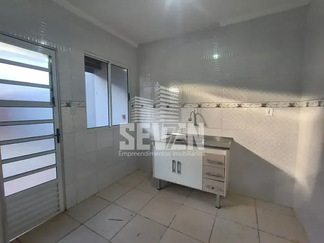 Casa com 150m² 2 quartos e 2 banheiros, à venda, no bairro Jardim Ouro Verde em Bauru