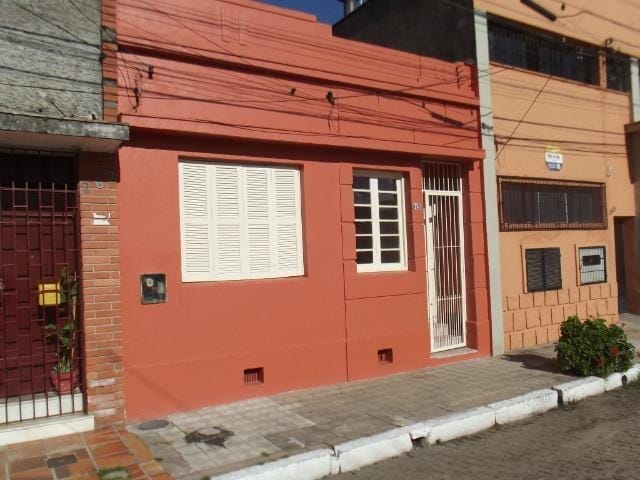 Casa com 172m² 2 quartos e 1 banheiro, à venda, no bairro Centro em Pelotas