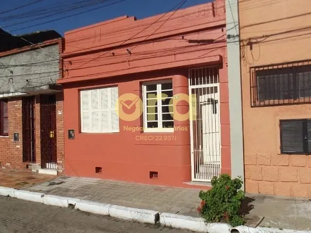 Casa com 172m² 2 quartos e 1 banheiro, à venda, no bairro Centro em Pelotas