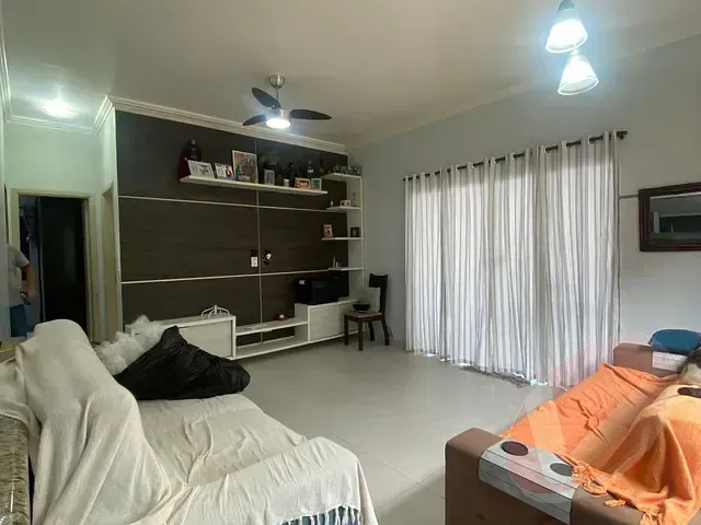 Casa com 304m² 2 quartos e 1 banheiro, à venda ou para alugar, no bairro Real em Praia Grande