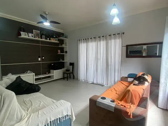 Casa com 304m² 2 quartos e 1 banheiro, à venda ou para alugar, no bairro Real em Praia Grande