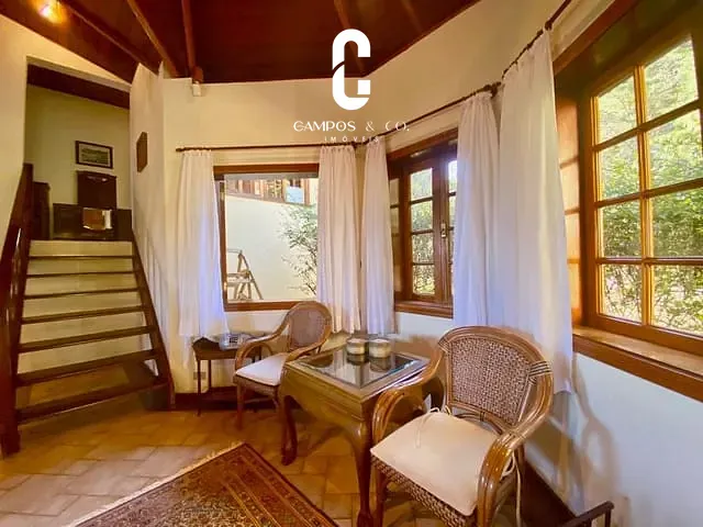 Casa com 3000m² 4 quartos e 4 banheiros, à venda, no bairro Vila Medica em Campos Do Jordão