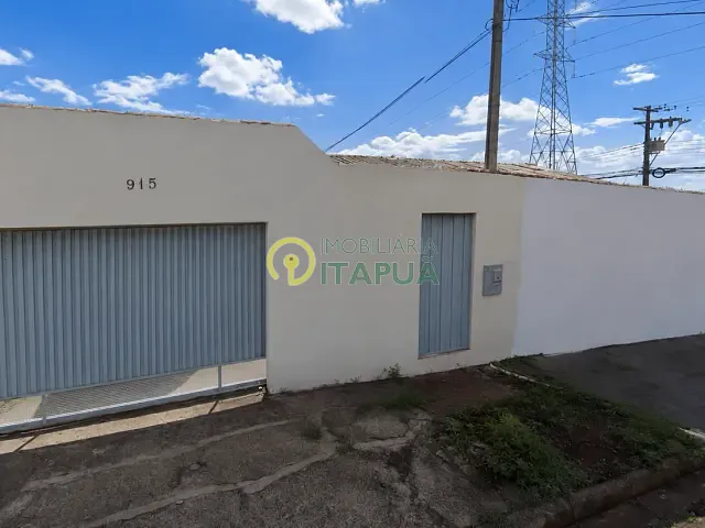 Casa 4 quartos e 2 banheiros, à venda, no bairro Parigot de Souza III em Londrina