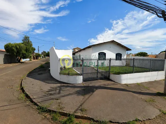 Casa 4 quartos e 2 banheiros, à venda, no bairro Parigot de Souza III em Londrina