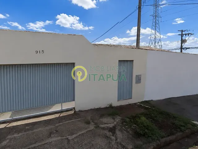 Casa 4 quartos e 2 banheiros, à venda, no bairro Parigot de Souza III em Londrina