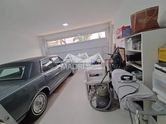 Casa com 360m² 3 quartos e 3 banheiros, à venda, no bairro Praia de Fora em Palhoça