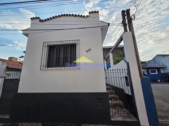 Casa com 119m², para alugar, no bairro Centro em Capivari