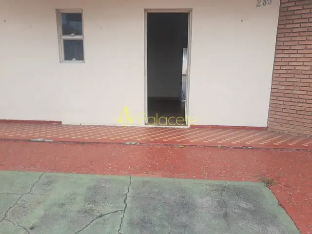 Casa com 240m² 2 quartos e 1 banheiro, à venda, no bairro Vila Santos em Caçapava