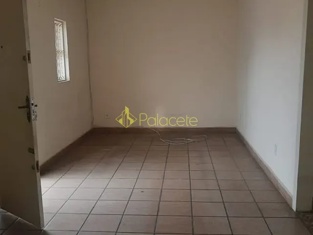 Casa com 240m² 2 quartos e 1 banheiro, à venda, no bairro Vila Santos em Caçapava