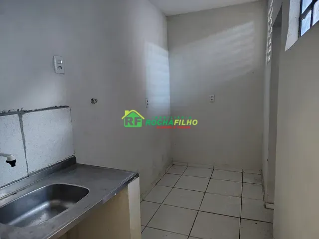 Casa 3 quartos e 1 banheiro, para alugar, no bairro Marquês em Teresina