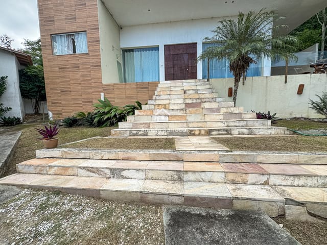 Casa 5 quartos e 7 banheiros, para alugar, no bairro Recanto de Itaipuaçu (Itaipuaçu) em Maricá