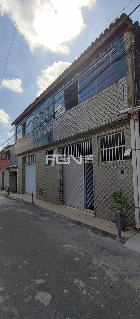 Casa à venda com 5 quartos, 100m² - Foto 1