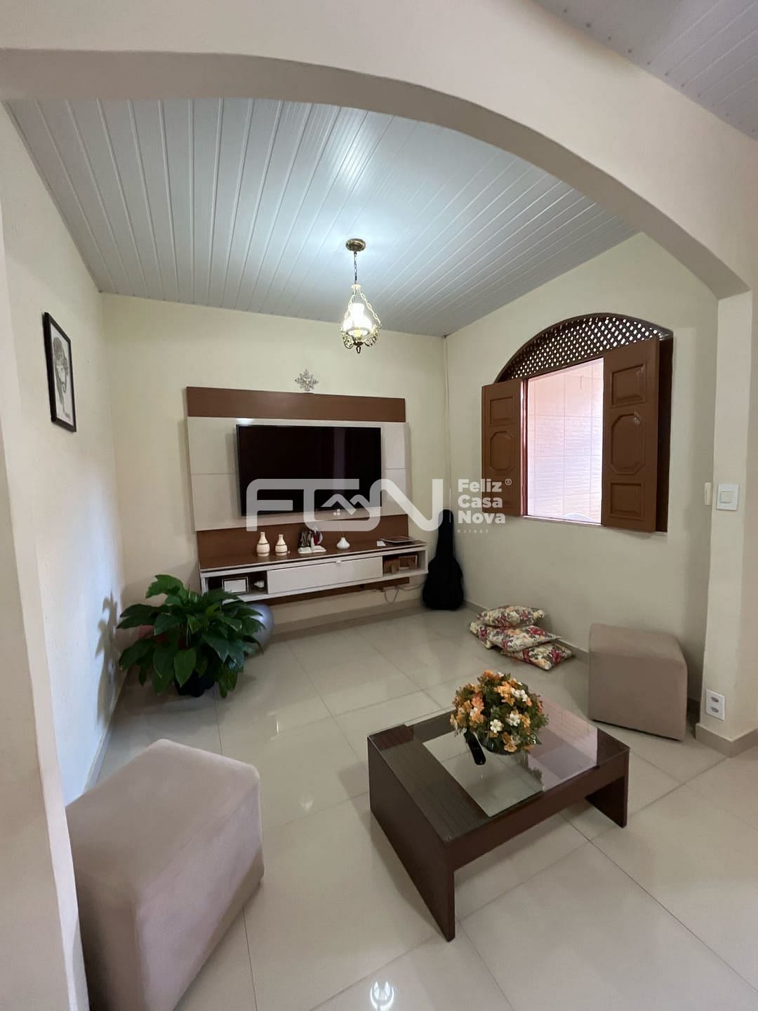 Casa à venda com 5 quartos, 100m² - Foto 2