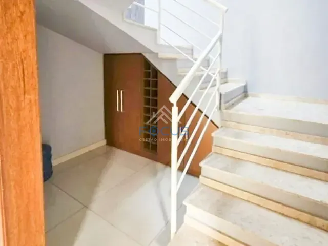 Casa com 350m² 3 quartos e 3 banheiros, à venda, no bairro Jardim Quintas das Videiras em Jundiaí