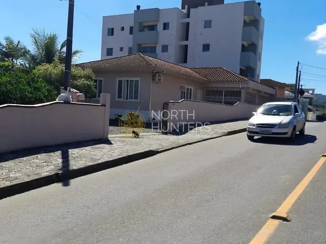 Casa com 130m² 3 quartos e 2 banheiros, à venda, no bairro João Costa em Joinville